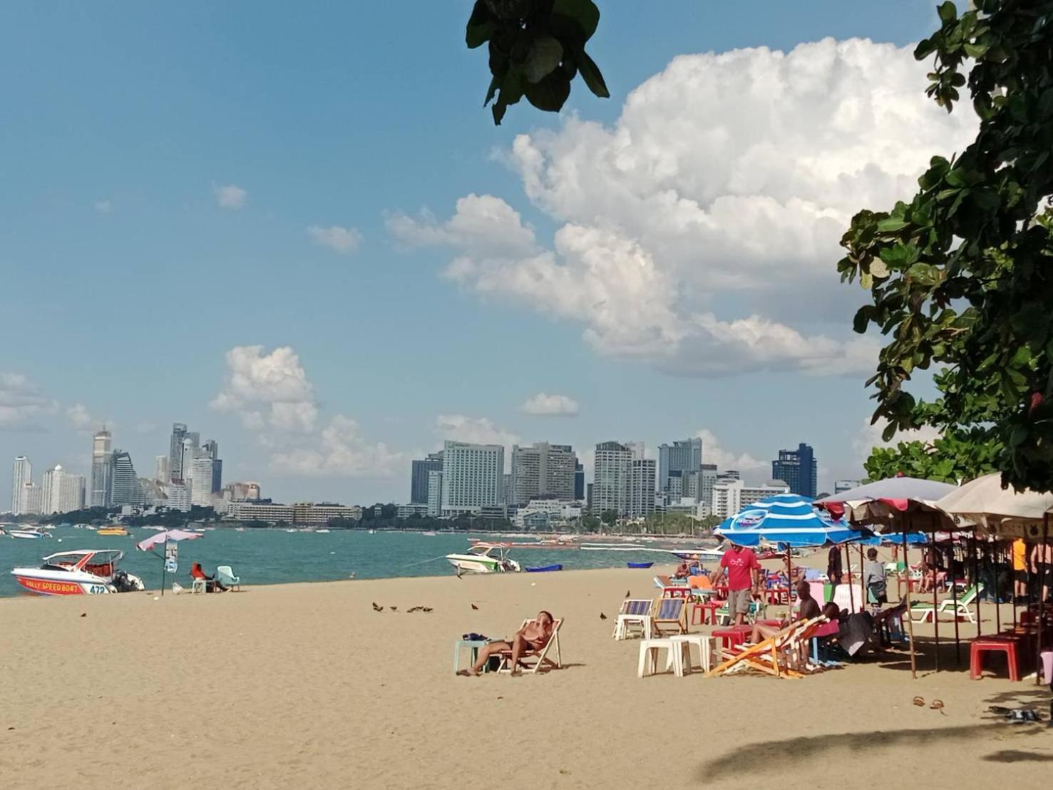 The One Hotel Pattaya Esterno foto
