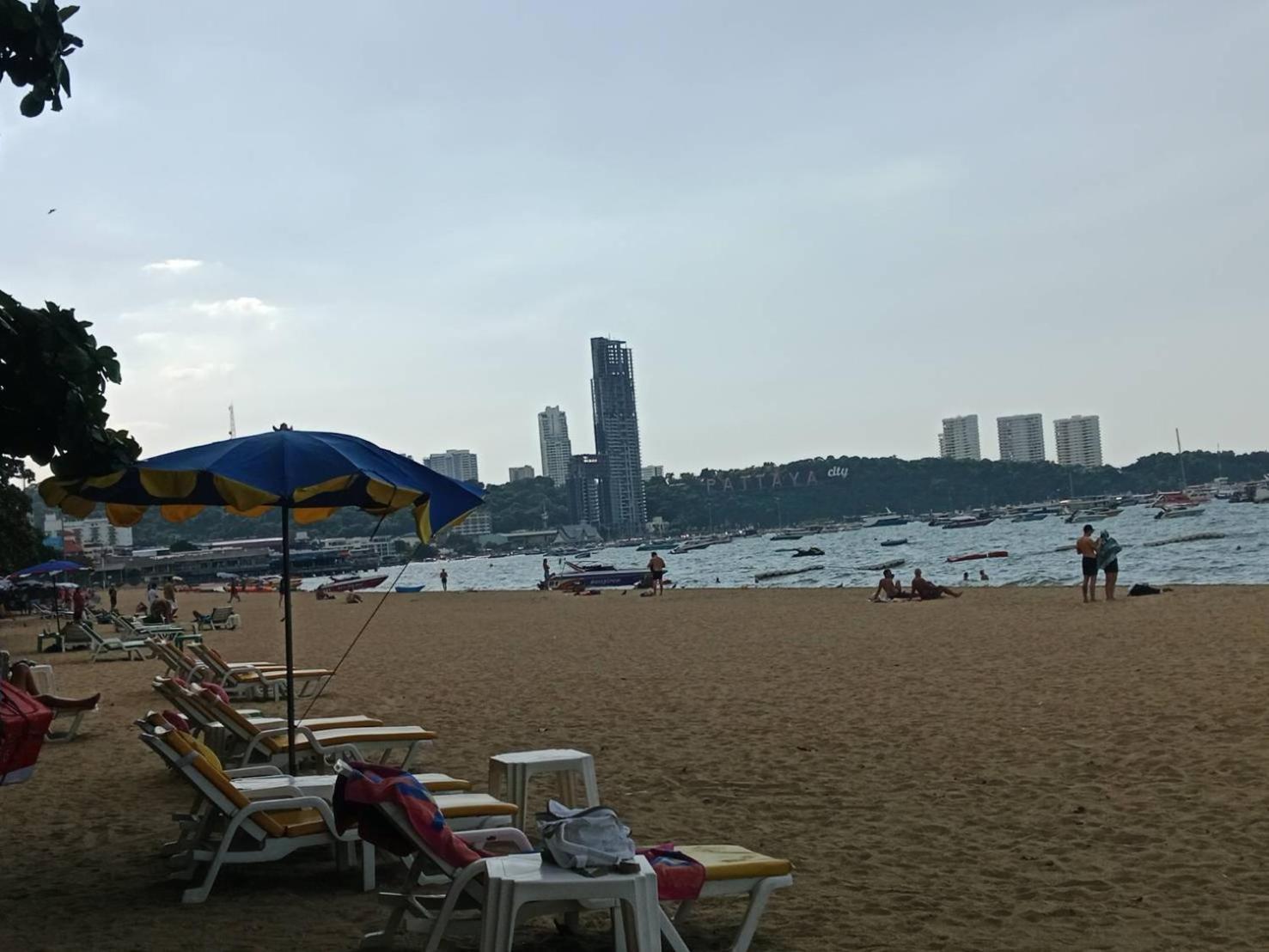 The One Hotel Pattaya Esterno foto